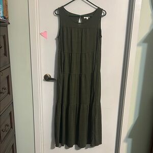 Max Studio Dark Green Sleeveless Maxi Dress